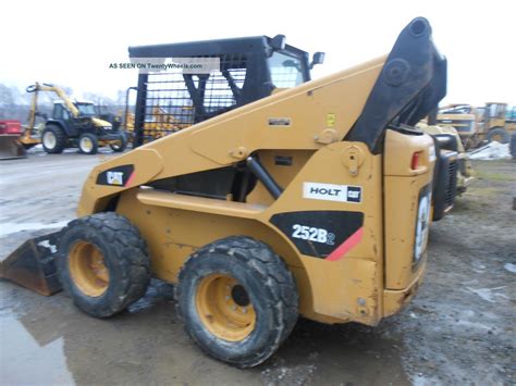 cat 252b skid steer operating controls|cat 252b skid steer specs.